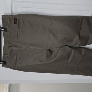 Wrangler Men's Olive Chinos